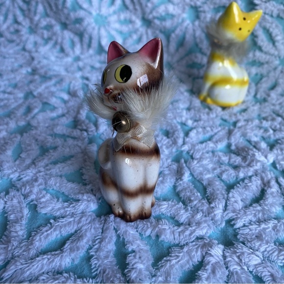 Vintage Salt & Pepper shaker set kitty cats anthropomorphic big eye cats - Picture 4 of 8